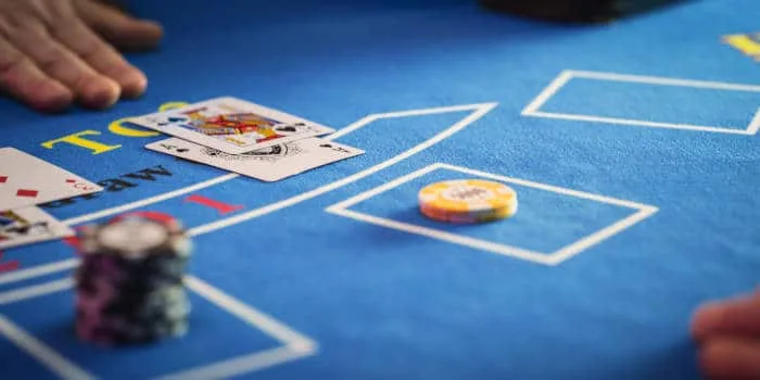baccarat-table-game