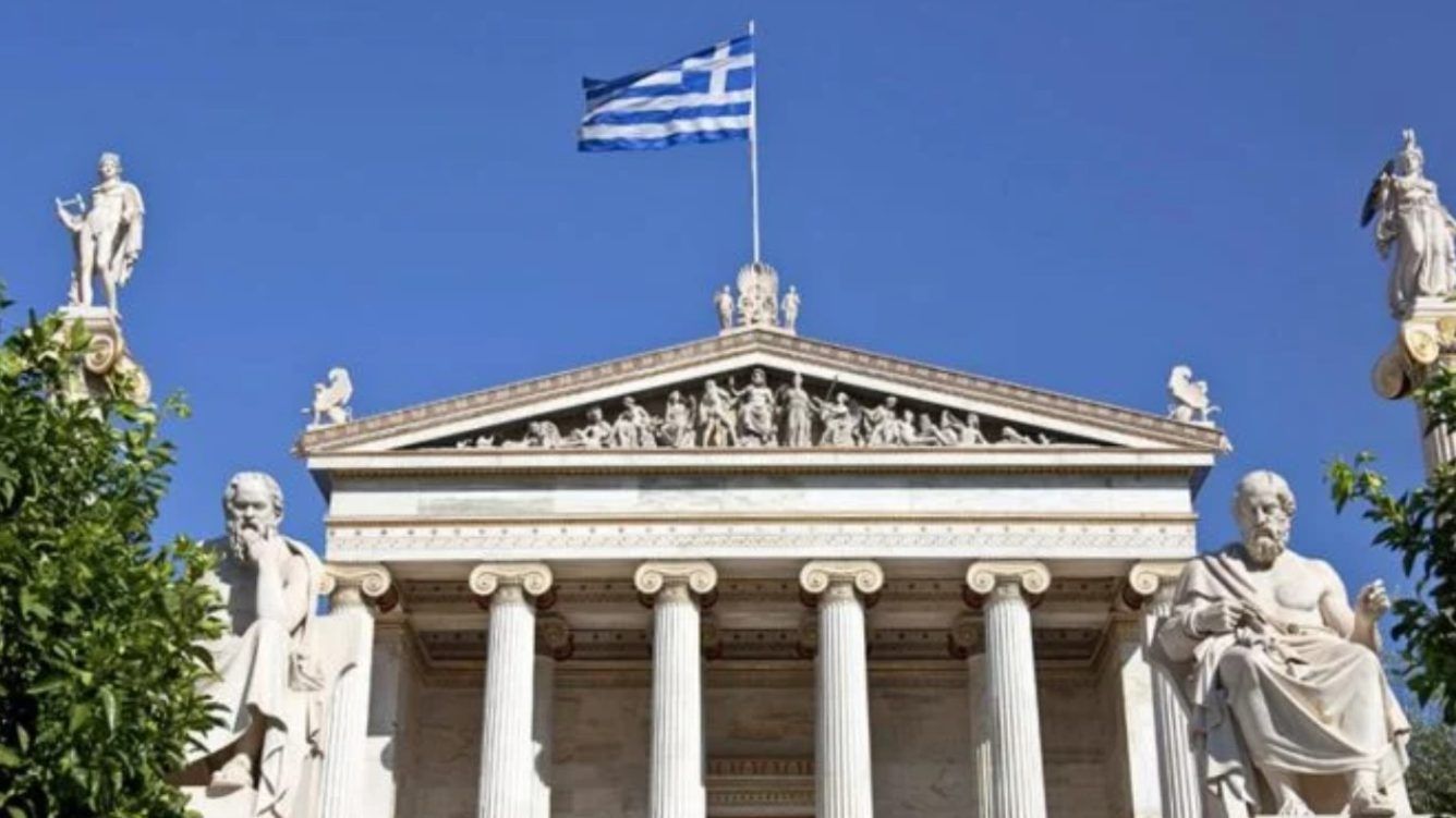 The Greek government is preparing lawsuits against offshore operators and an influencer