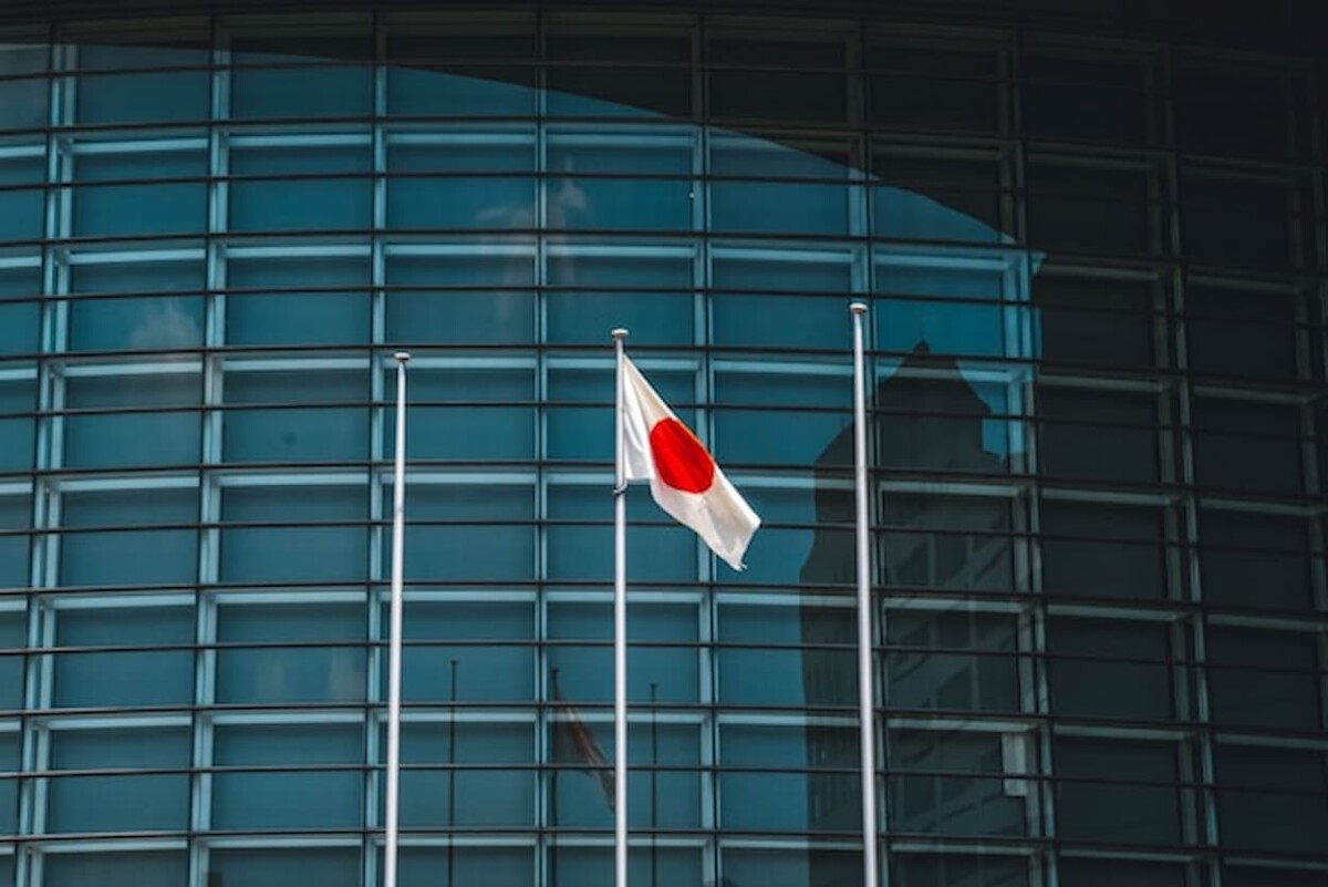 Japanese Man Arrested in Potential ¥28 Billion Online Gambling Case